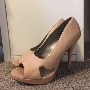 🚫SOLD🚫 Nude / blush heels Size 8